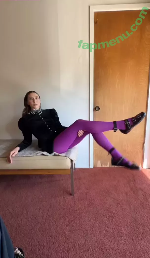 Elizabeth Olsen nude photo #2014 (elizabetholsendaily / lizabeth_olsen)