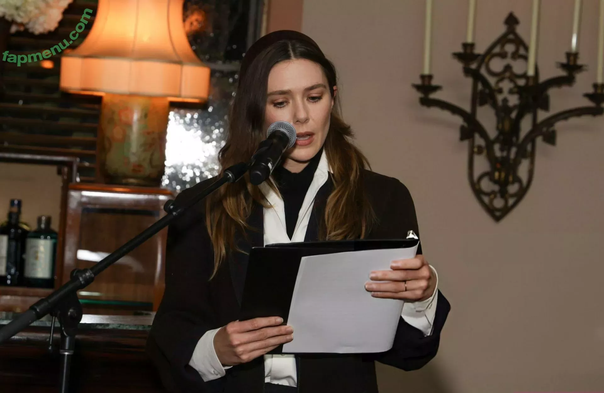 Elizabeth Olsen nude photo #2025 (elizabetholsendaily / lizabeth_olsen)