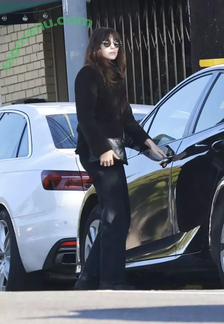 Elizabeth Olsen nude photo #2120 (elizabetholsendaily / lizabeth_olsen)