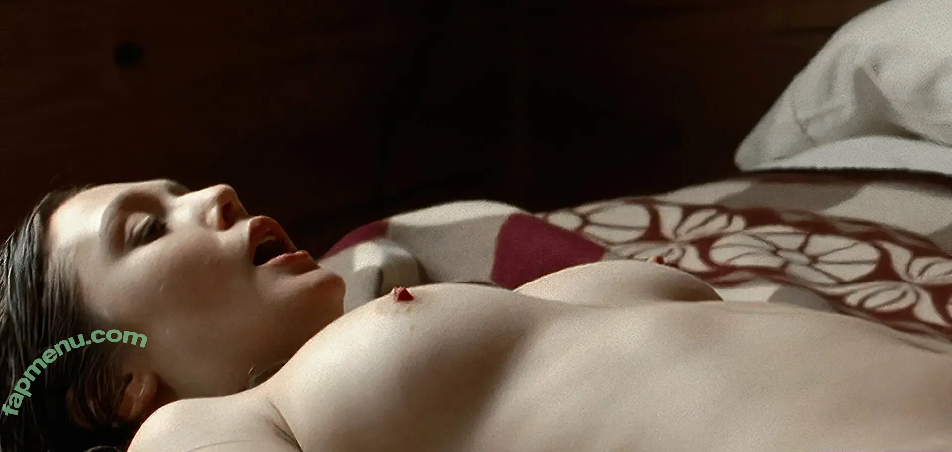 Elizabeth Olsen nude photo #2350 (elizabetholsendaily / lizabeth_olsen)