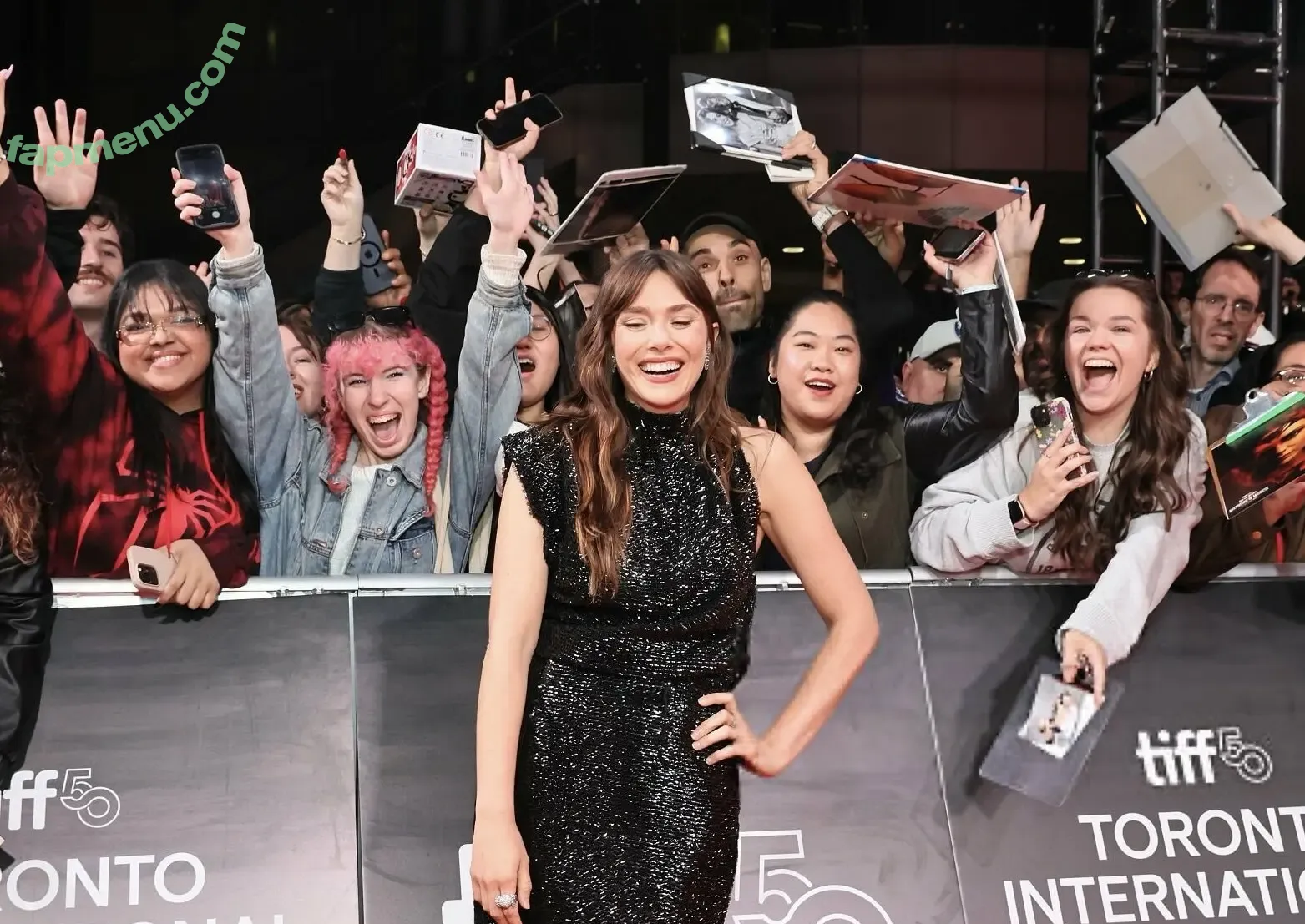 Elizabeth Olsen nude photo #2608 (elizabetholsendaily / lizabeth_olsen)