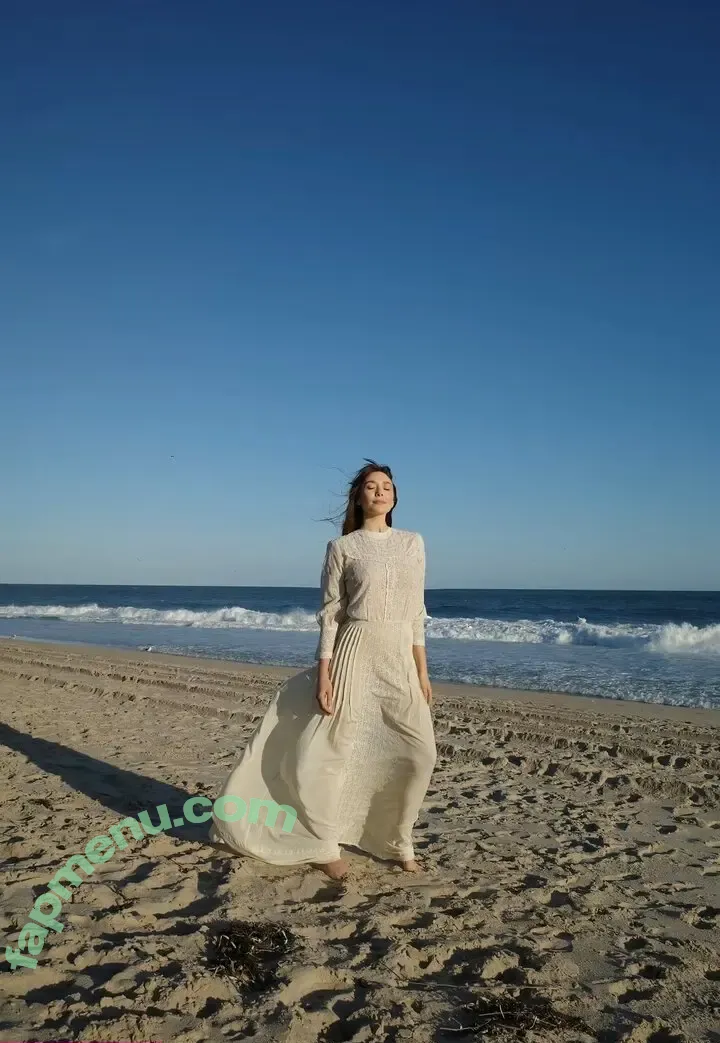 Elizabeth Olsen nude photo #2689 (elizabetholsendaily / lizabeth_olsen)