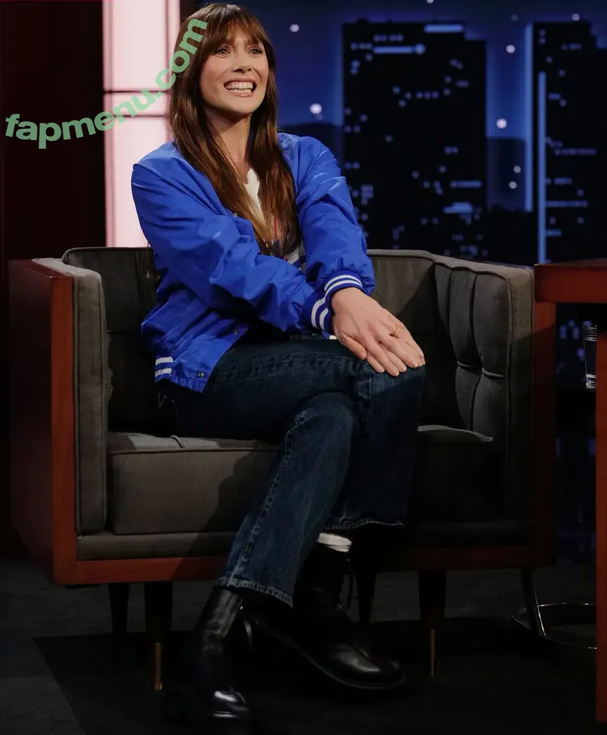 Elizabeth Olsen nude photo #2739 (elizabetholsendaily / lizabeth_olsen)