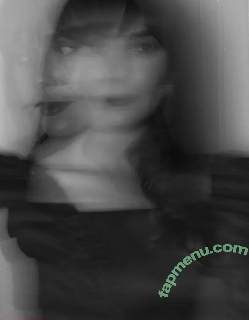 Elizabeth Olsen nude photo #2768 (elizabetholsendaily / lizabeth_olsen)