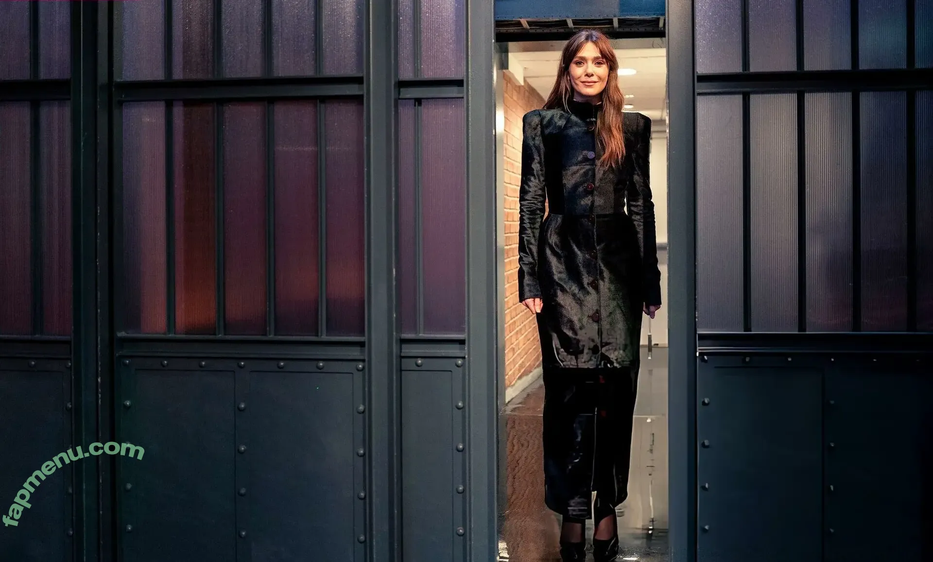 Elizabeth Olsen nude photo #2814 (elizabetholsendaily / lizabeth_olsen)