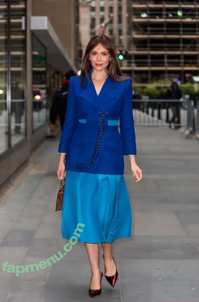 Elizabeth Olsen nude photo #2842 (elizabetholsendaily / lizabeth_olsen)