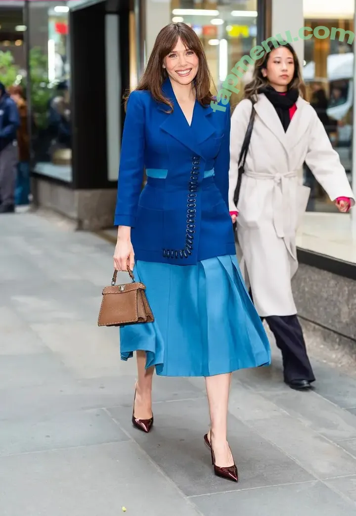 Elizabeth Olsen nude photo #2852 (elizabetholsendaily / lizabeth_olsen)