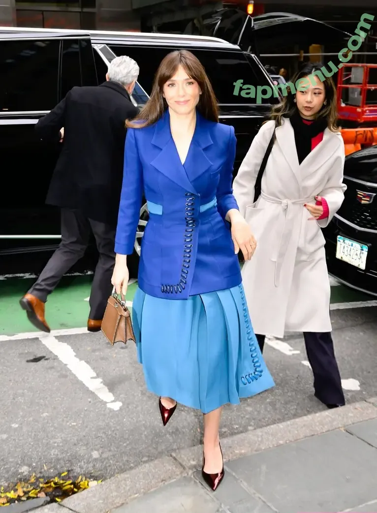 Elizabeth Olsen nude photo #2872 (elizabetholsendaily / lizabeth_olsen)