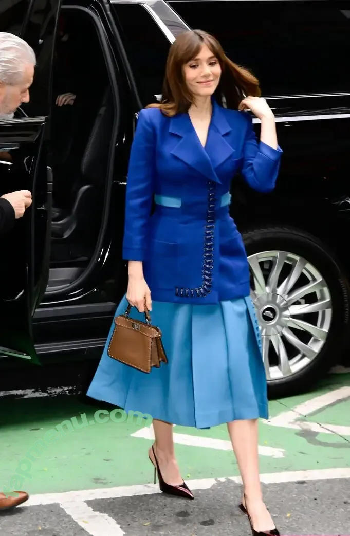 Elizabeth Olsen nude photo #2875 (elizabetholsendaily / lizabeth_olsen)