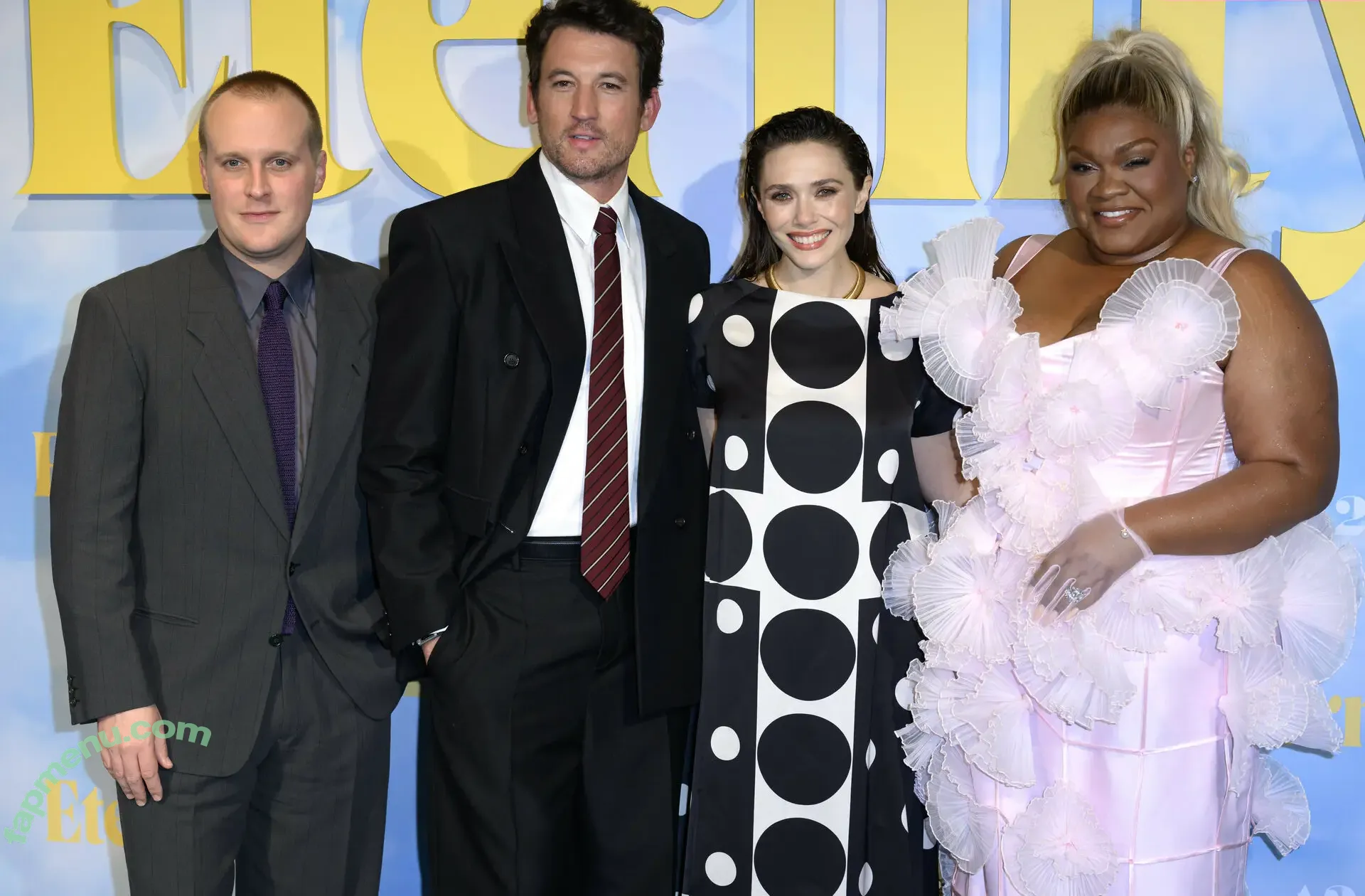 Elizabeth Olsen nude photo #2932 (elizabetholsendaily / lizabeth_olsen)