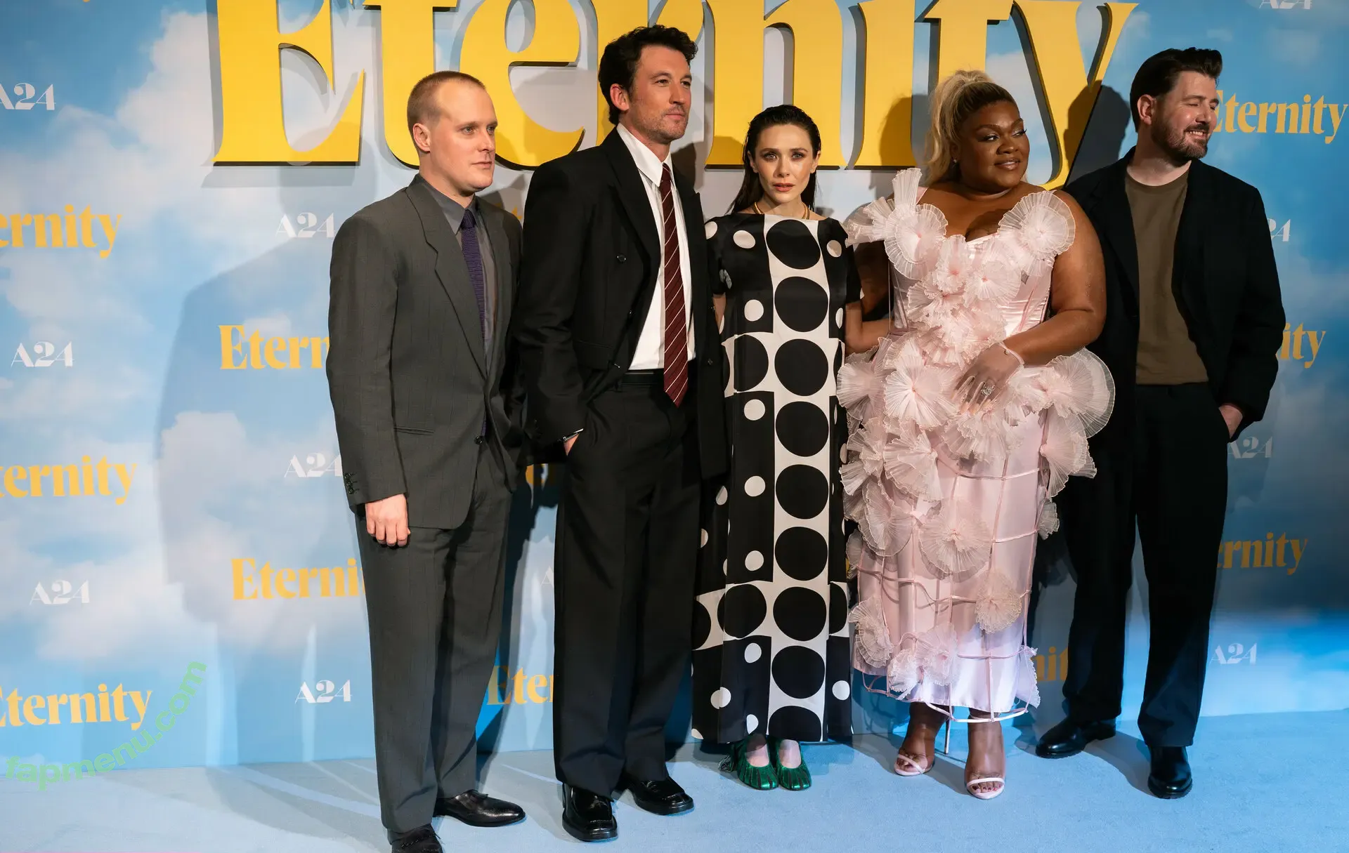 Elizabeth Olsen nude photo #2934 (elizabetholsendaily / lizabeth_olsen)