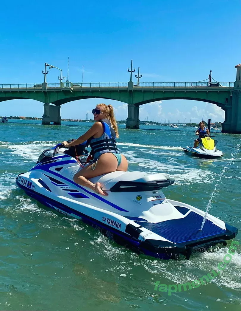 Elizabeth Ostrander nude photo #0195 (elizabetho / elizabethoceans)