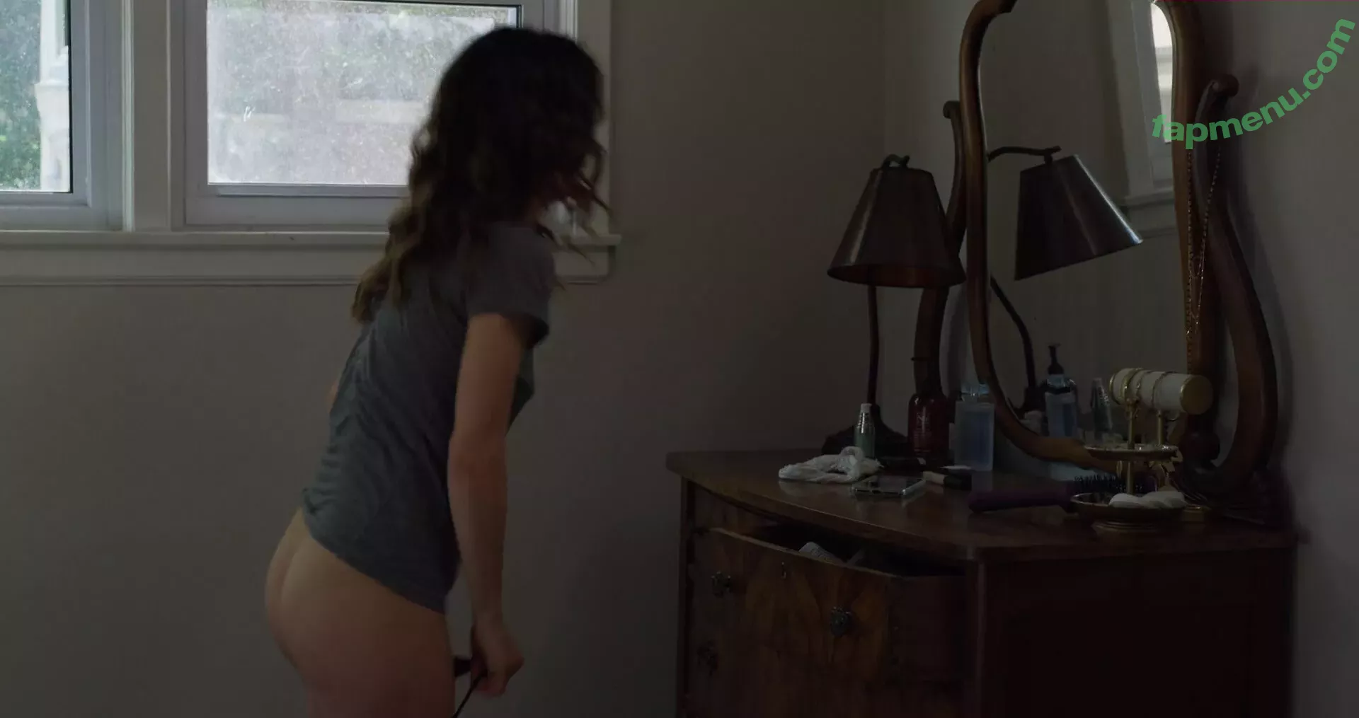 Elizabeth Reaser nude photo #0001 (elizabethreaser)