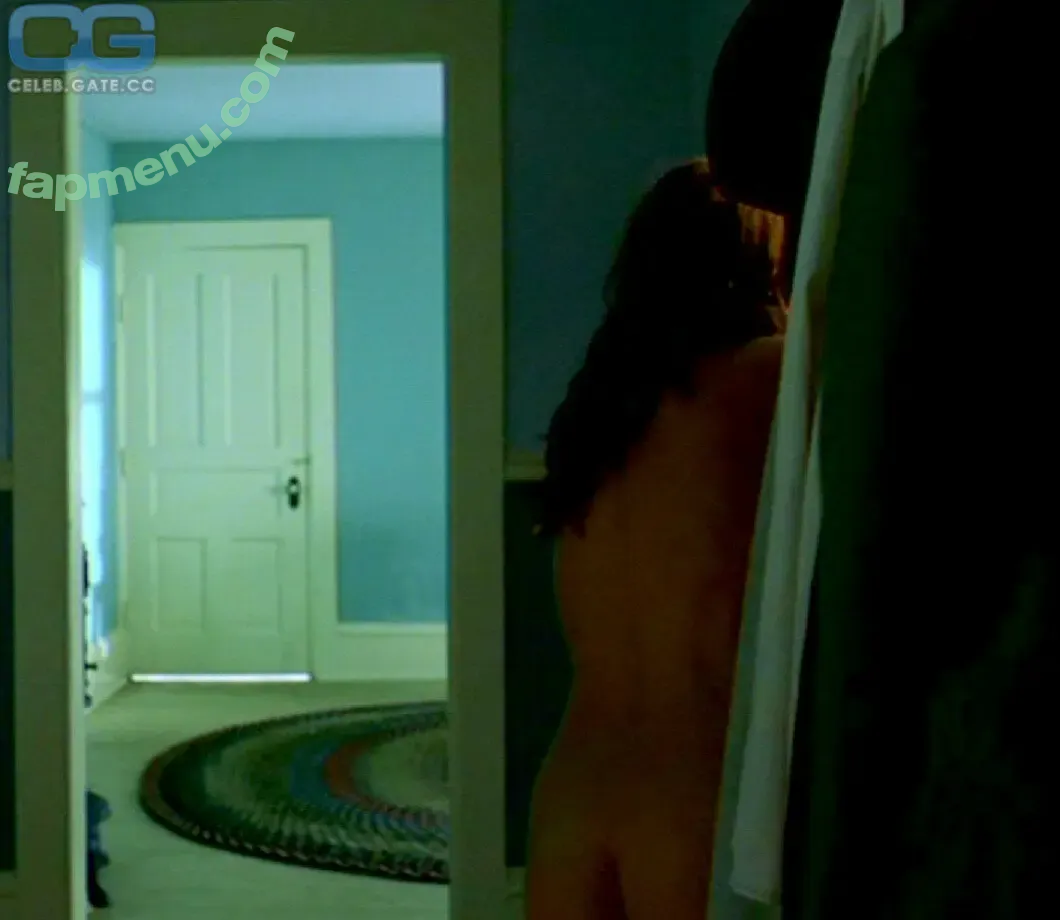 Elizabeth Reaser nude photo #0014 (elizabethreaser)