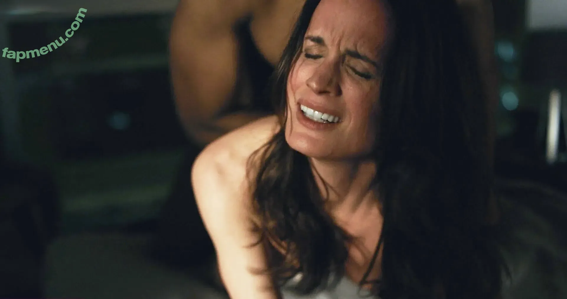 Elizabeth Reaser nude photo #0015 (elizabethreaser)