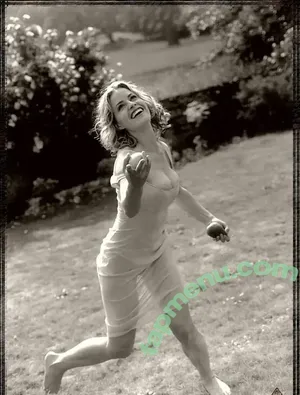 Elizabeth Shue / elisabthshue nude photo #0010