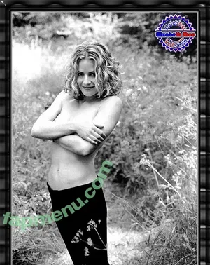 Elizabeth Shue / elisabthshue nude photo #0012