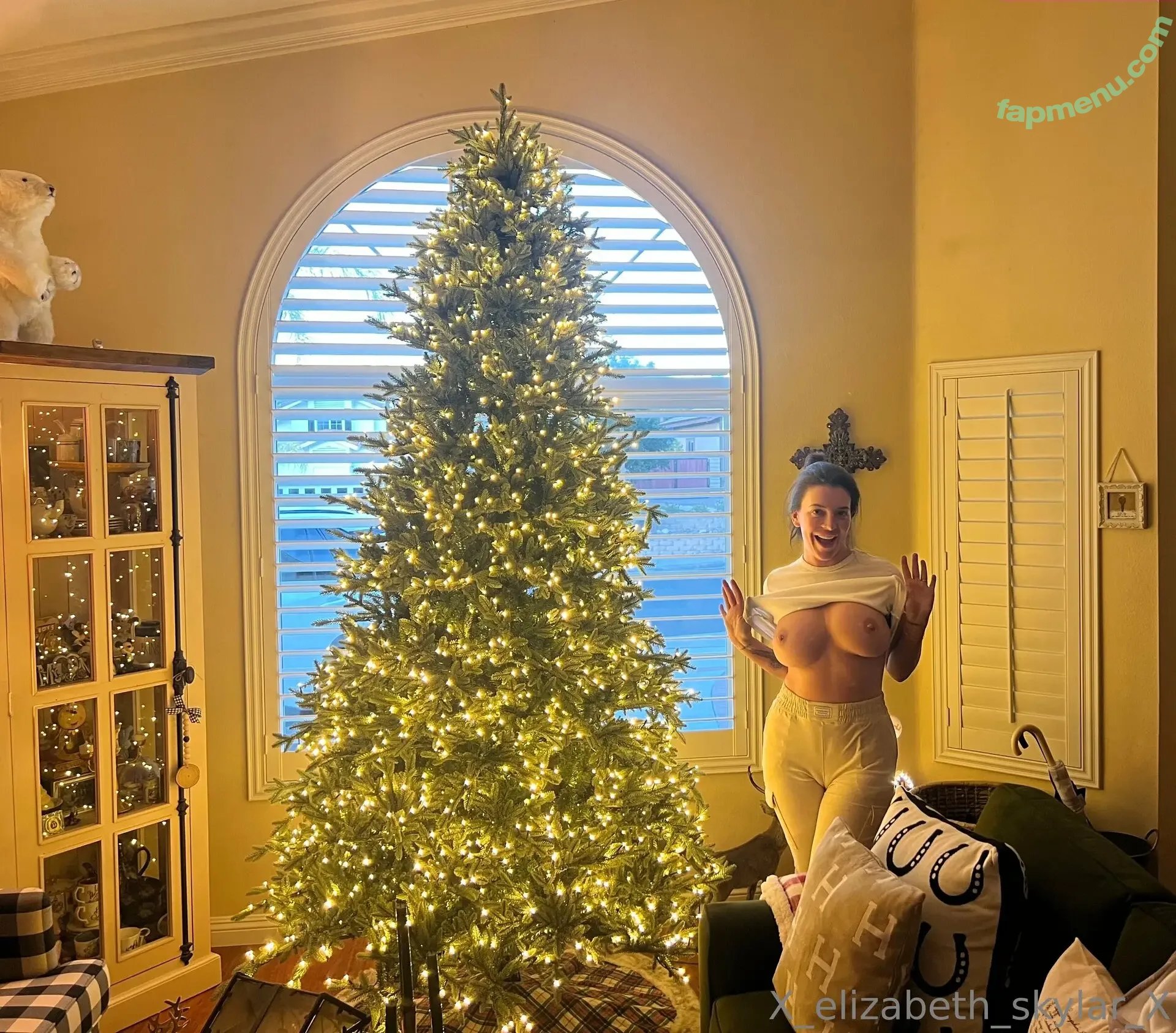 Elizabeth Skylar nude photo #0639 (elizabeth_skylar / liz_skylar / x_elizabeth_skylar_x)