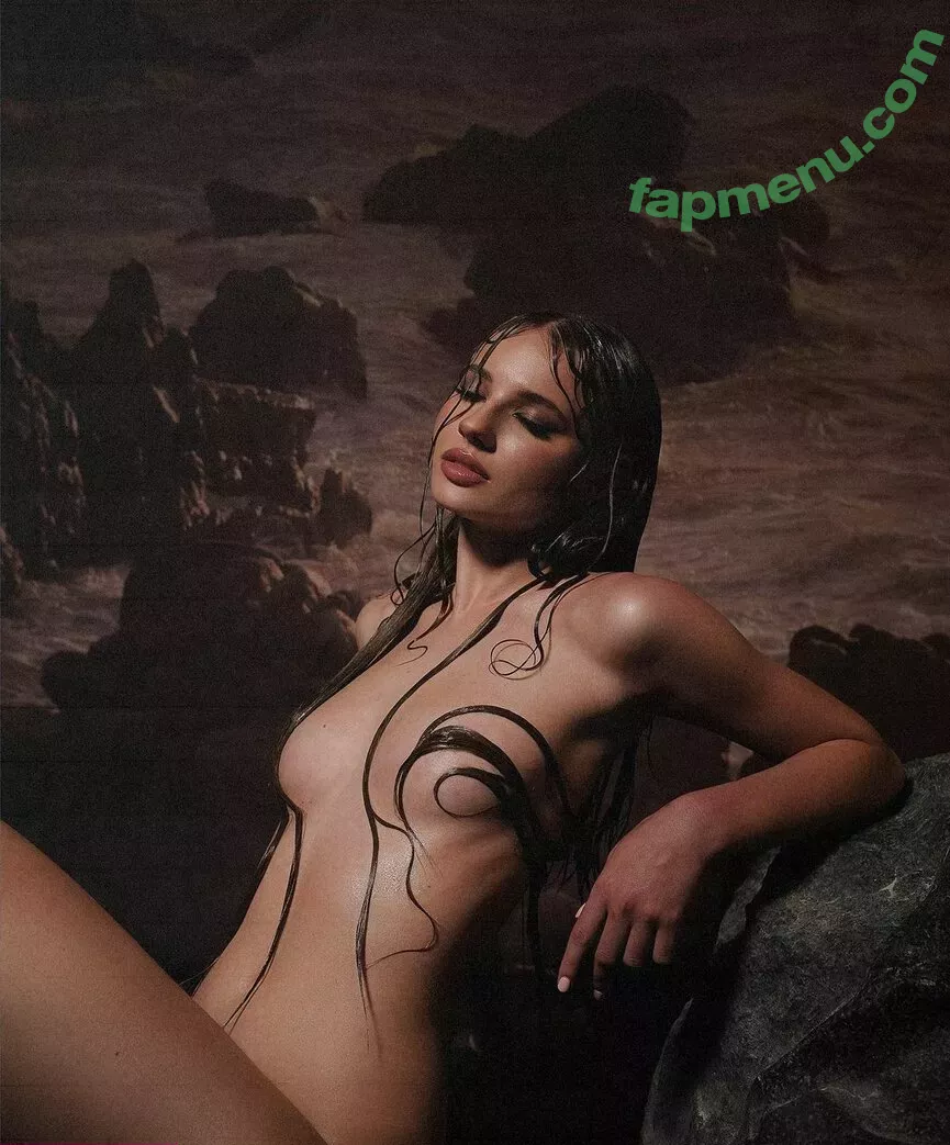 Elizabeth Vasilenko nude photo #0134 (elizabethvasilenko / Лиза Василенко)