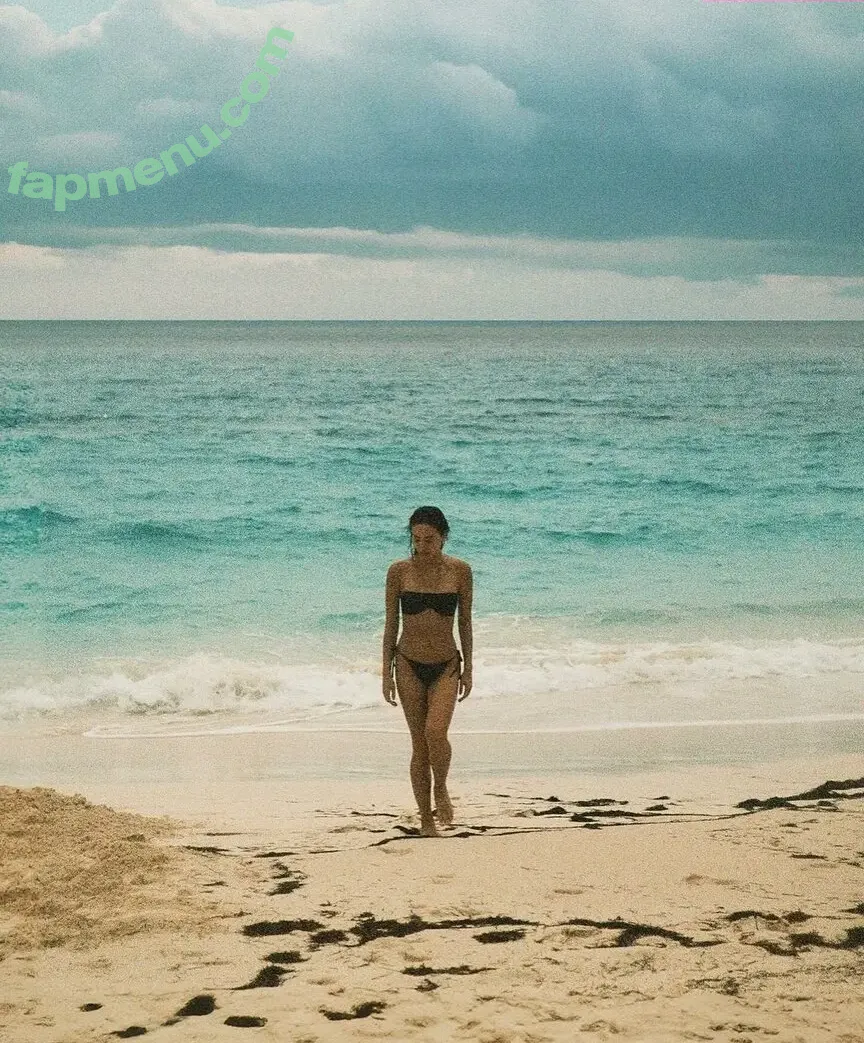 Elizabeth Wood nude photo #0053 (elizabethwood.3 / xmmekatt)