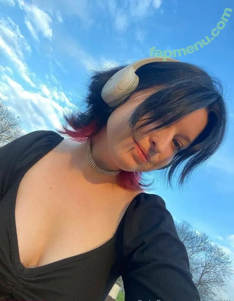 elizagill nude photo #0012 (elizasnarrative)