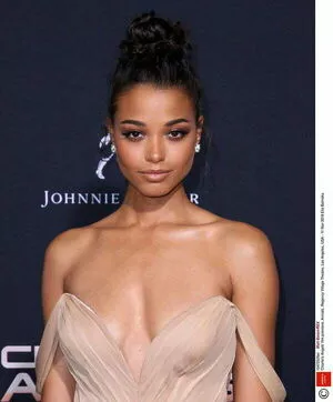 Ella Balinska / ellabalinska nude photo #0004