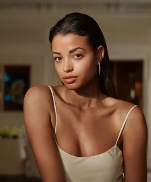 Ella Balinska / ellabalinska nude photo #0011