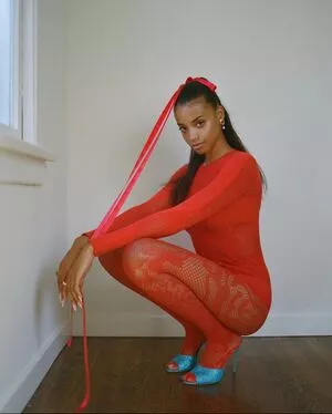 Ella Balinska / ellabalinska nude photo #0038