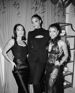 Ella Balinska / ellabalinska nude photo #0075