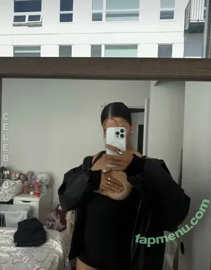 Ella Bleu / athenamuseee / ellaableuu / ellaableuuu nude photo #0020