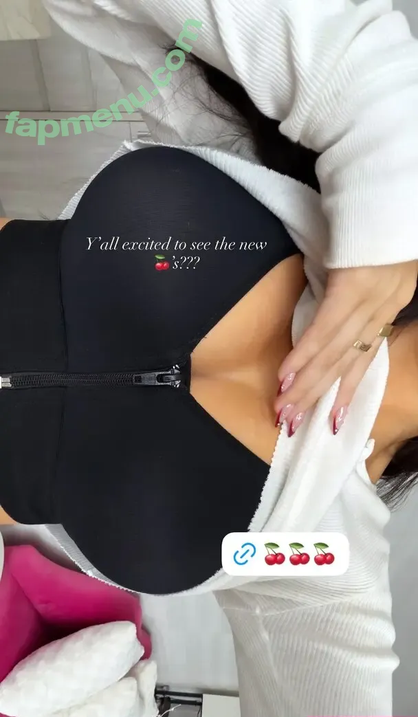 Ella Bleu nude photo #0050 (athenaamuse / ellaableuu / ellaableuuu)