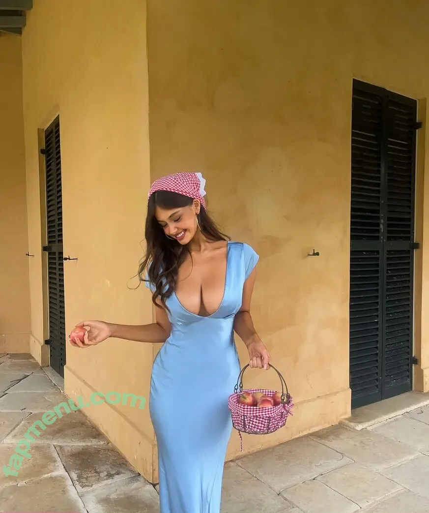 Ella Cervetto nude photo #1872 (ellacervetto)