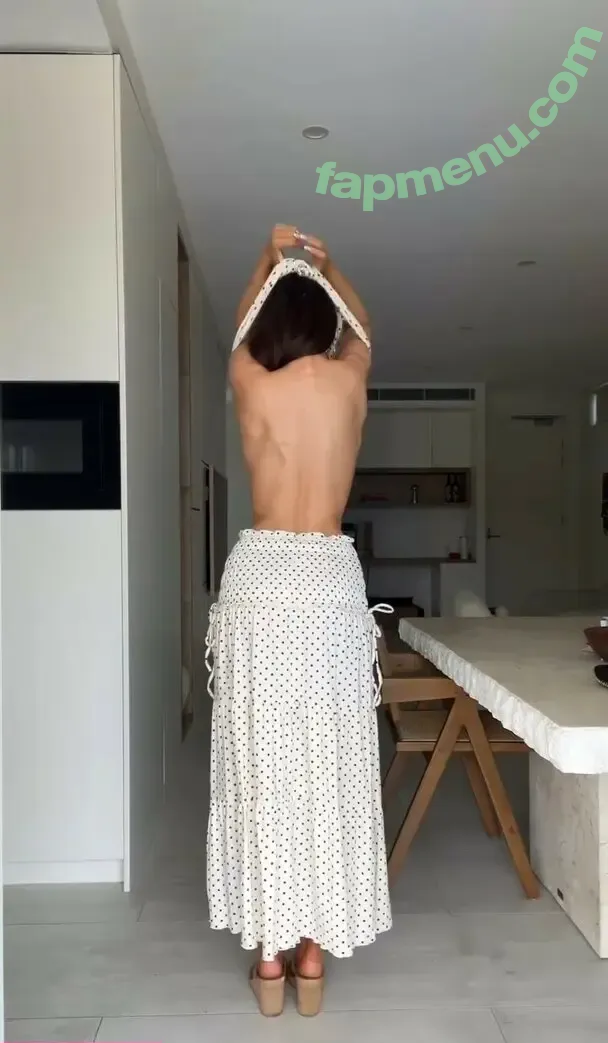 Ella Cervetto nude photo #1952 (ellacervetto)