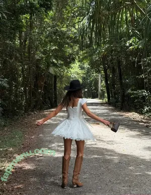 Ella Cervetto / ellacervetto nude photo #2109