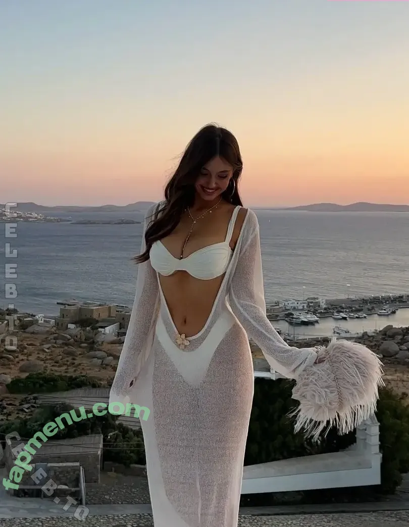 Ella Cervetto nude photo #2033 (ellacervetto)