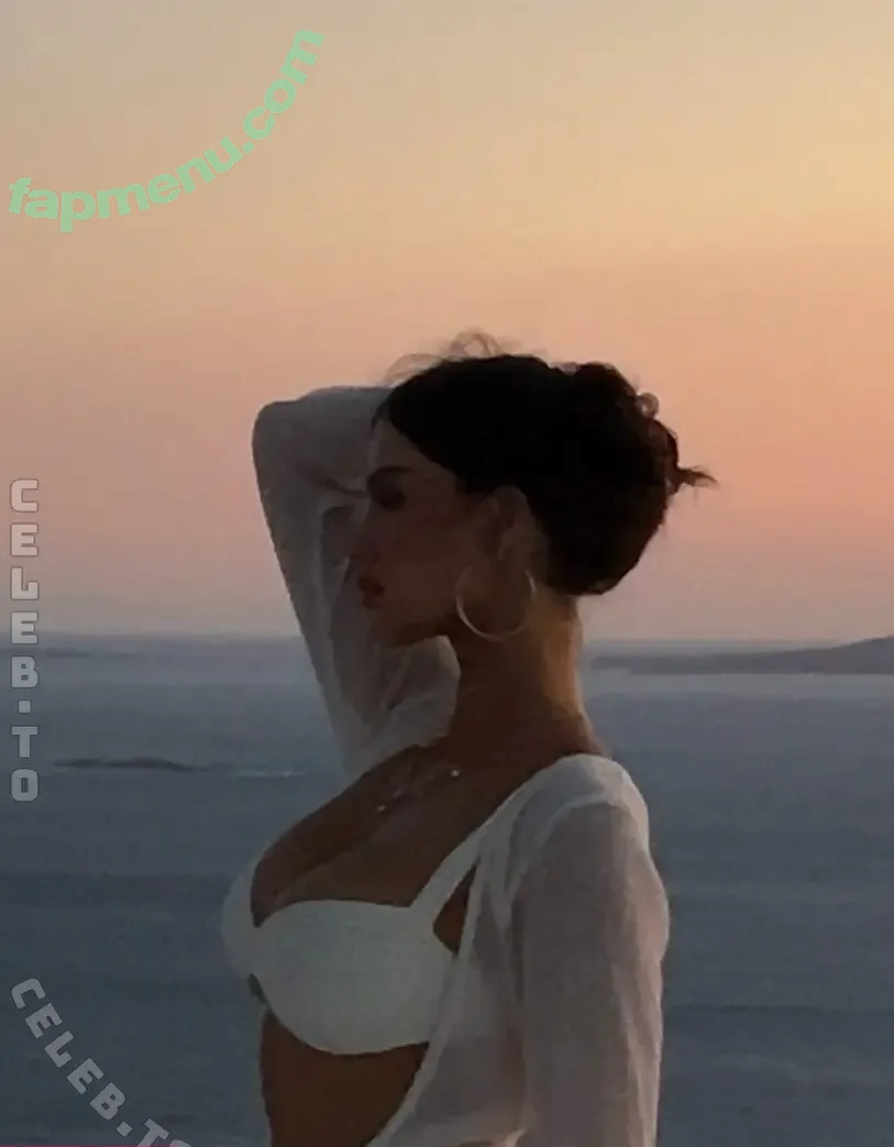 Ella Cervetto nude photo #2034 (ellacervetto)