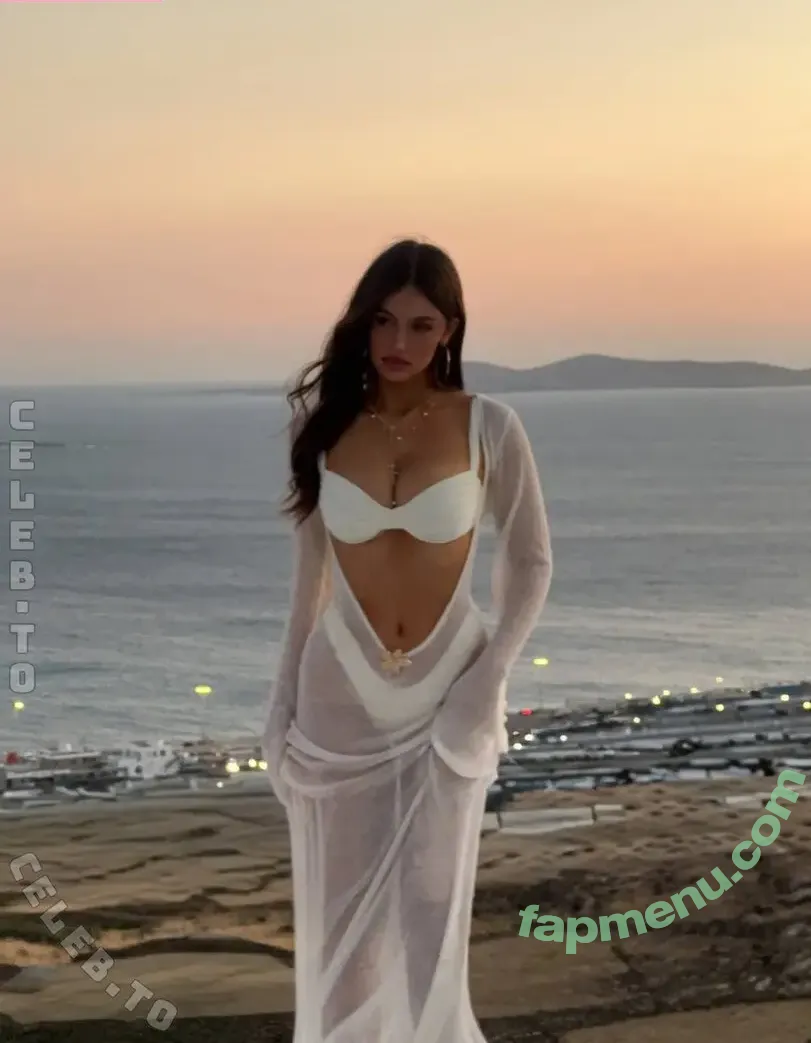 Ella Cervetto nude photo #2038 (ellacervetto)