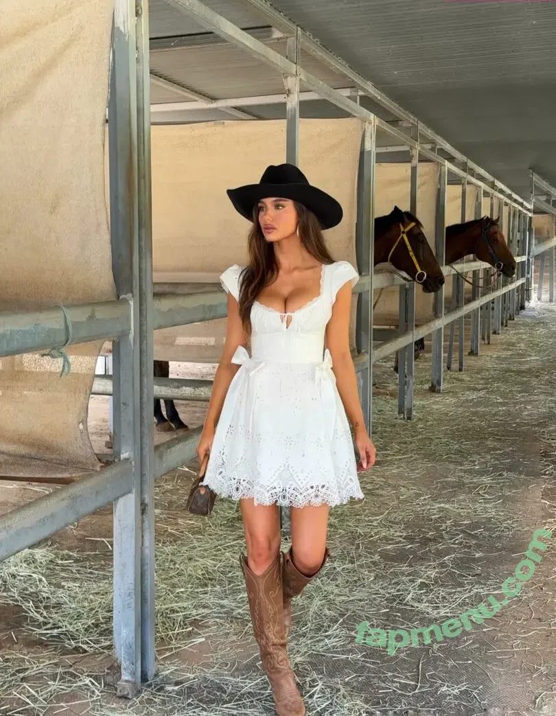 Ella Cervetto nude photo #2101 (ellacervetto)