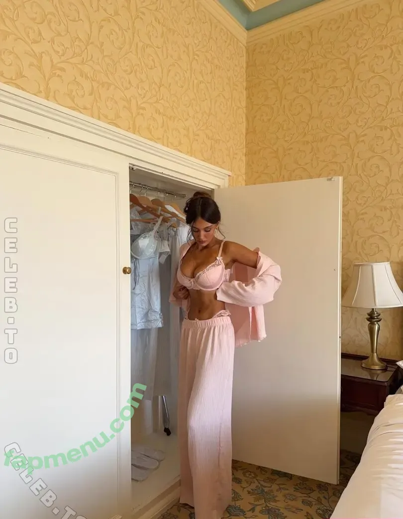 Ella Cervetto nude photo #2221 (ellacervetto)