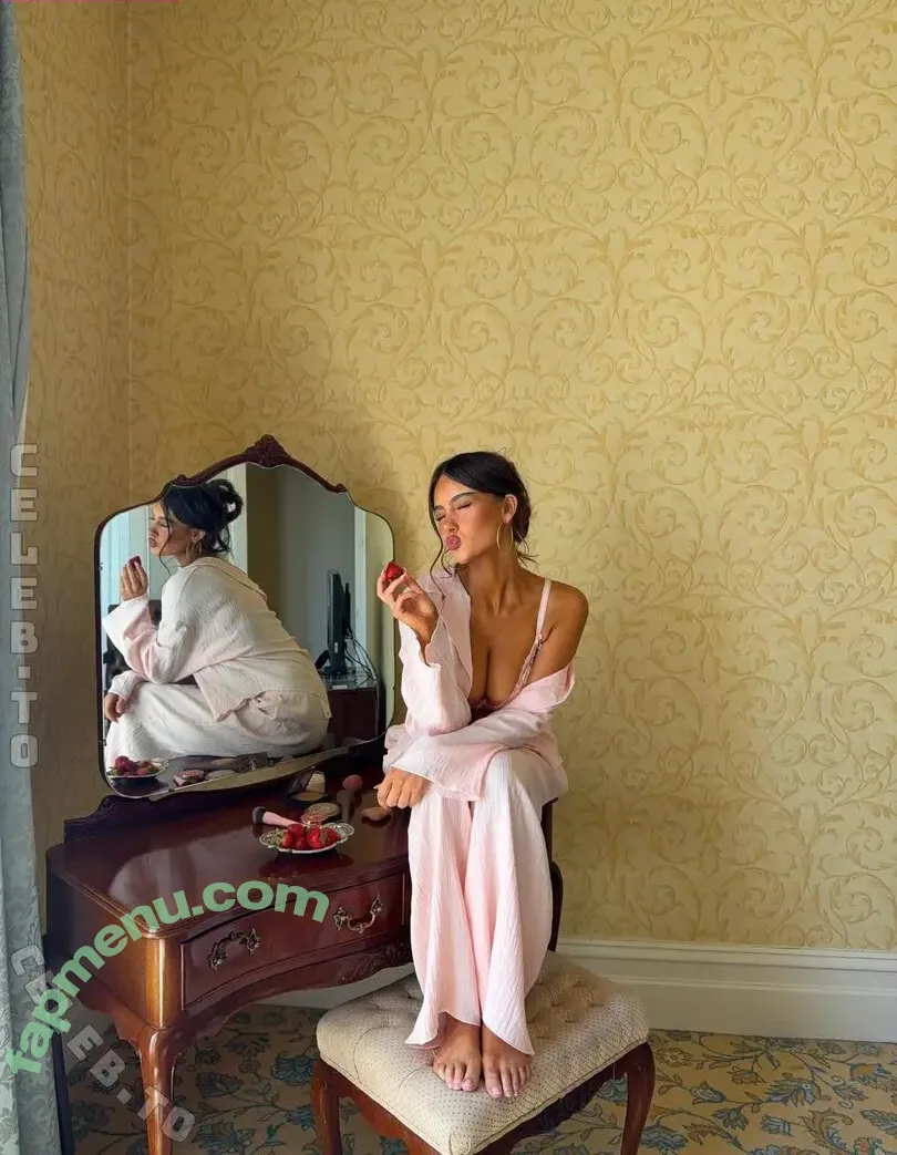 Ella Cervetto nude photo #2222 (ellacervetto)