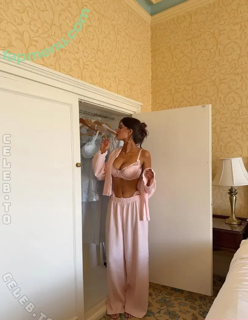 Ella Cervetto nude photo #2225 (ellacervetto)