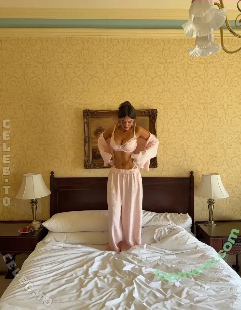 Ella Cervetto nude photo #2229 (ellacervetto)