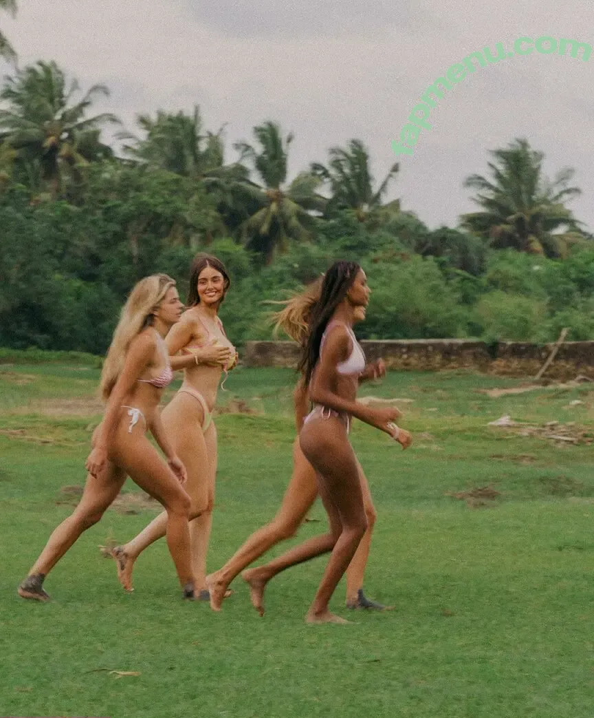 Ella Cervetto nude photo #2334 (ellacervetto)