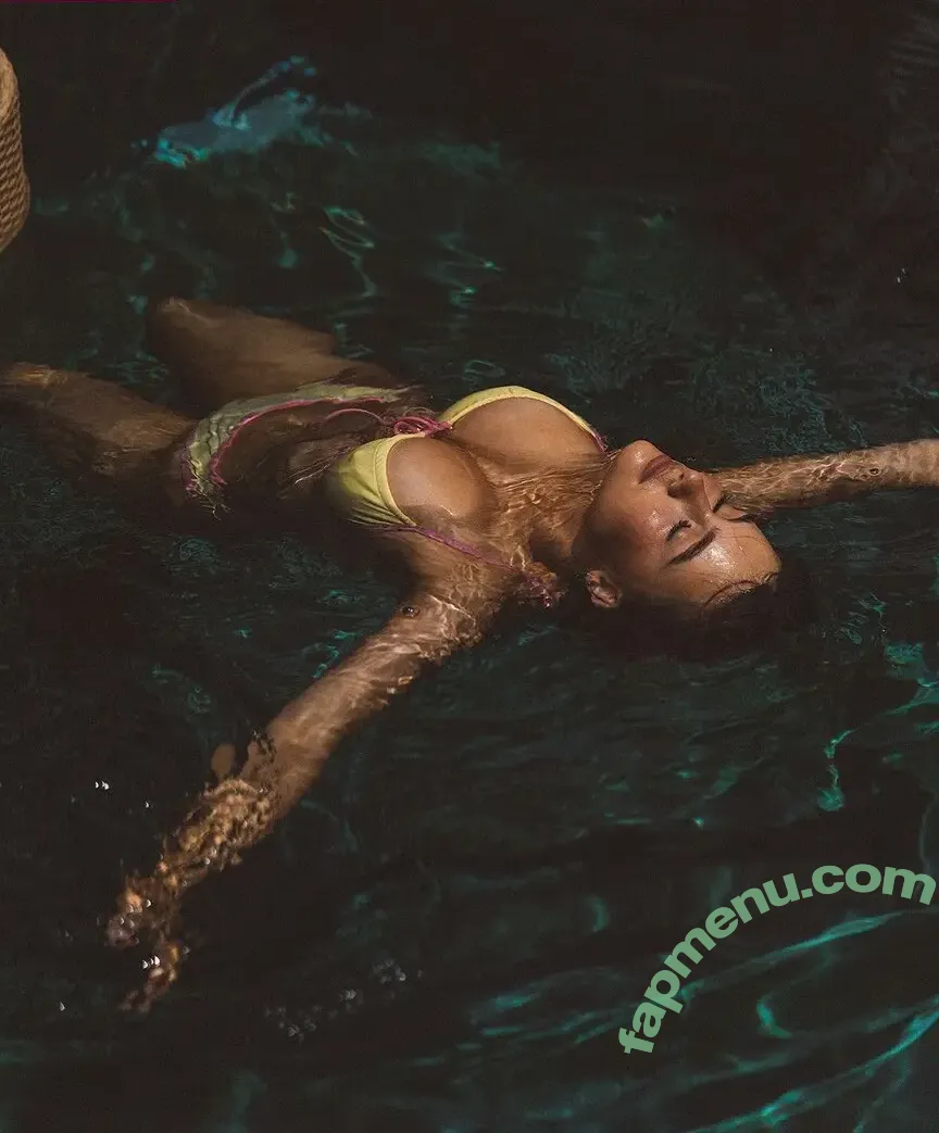 Ella Cervetto nude photo #2338 (ellacervetto)