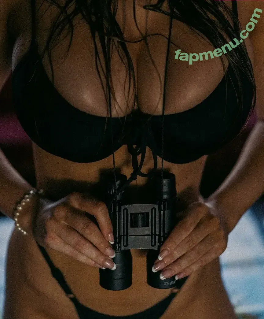 Ella Cervetto nude photo #2390 (ellacervetto)