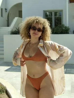 Ella Eyre / ellaeyre nude photo #0086