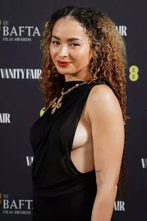 Ella Eyre / ellaeyre nude photo #0120