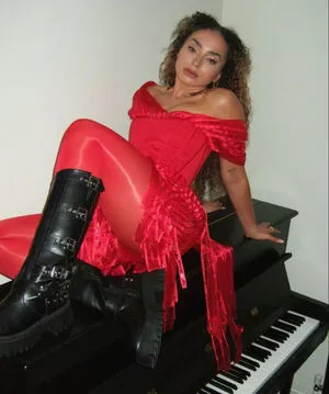 Ella Eyre / ellaeyre nude photo #0190