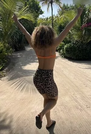 Ella Eyre / ellaeyre nude photo #0204