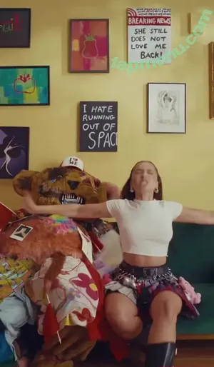 Ella Eyre / ellaeyre nude photo #0287